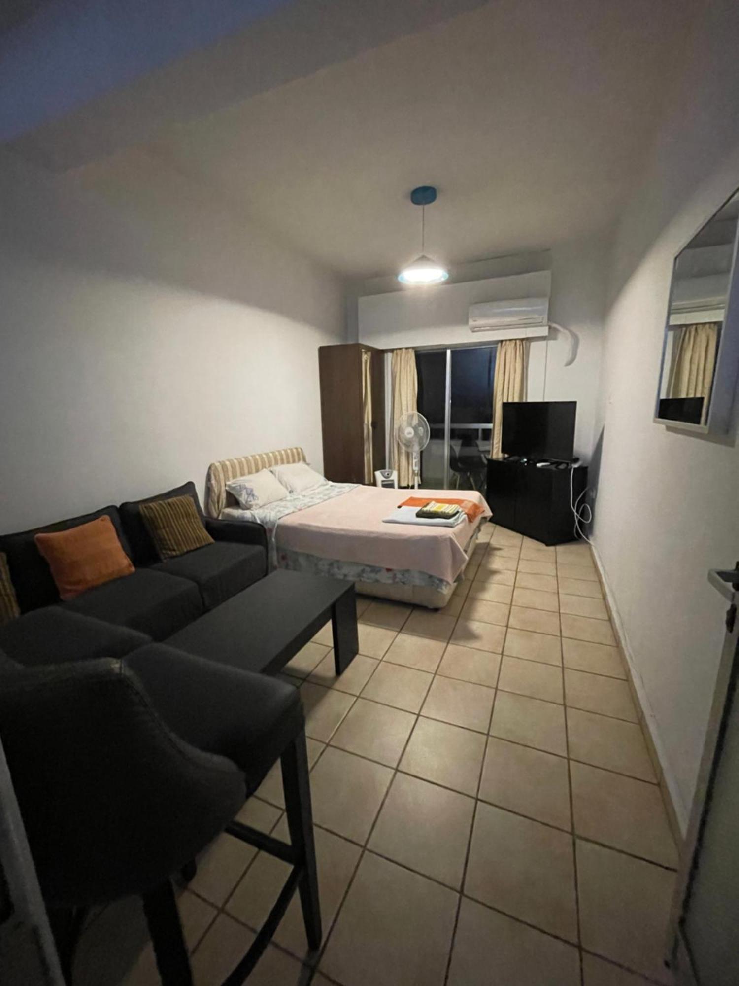 Studio Apartment Larnaca Ngoại thất bức ảnh